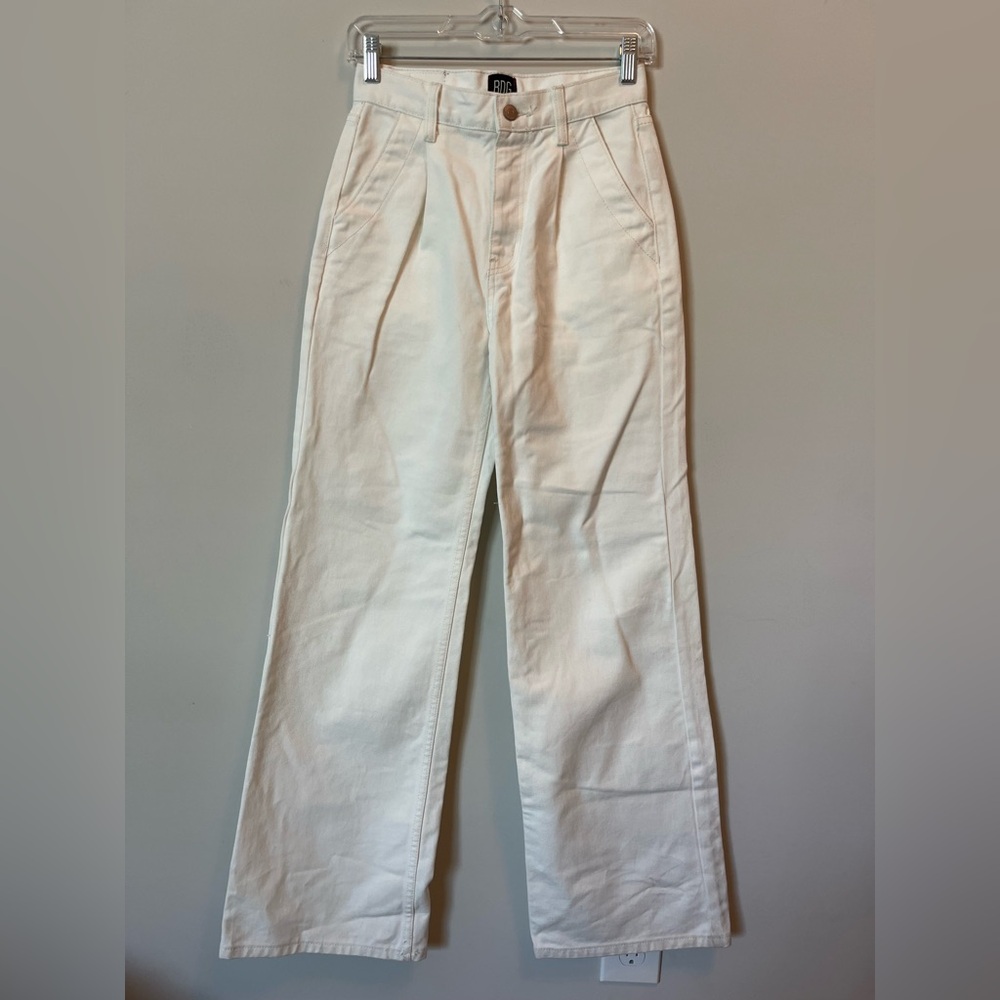 Urban Outfitters BDG White Slacks Size 24 Pleated Waist Wide Leg